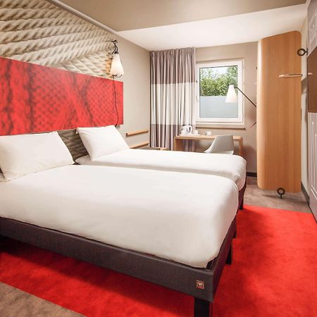 Ibis London Docklands Canary Wharf Bagian luar foto