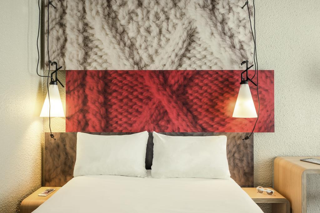 Ibis London Docklands Canary Wharf Bagian luar foto