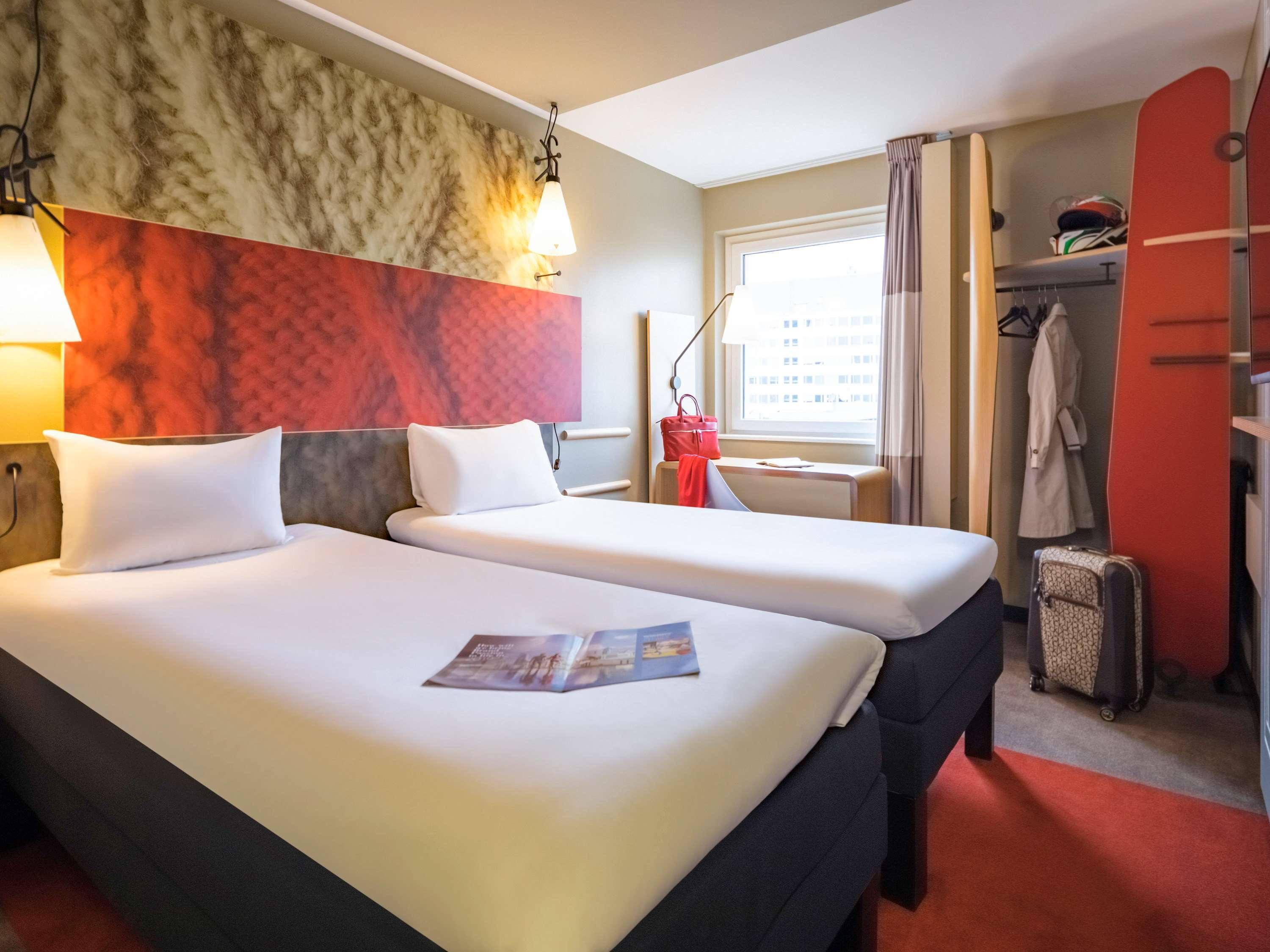Ibis London Docklands Canary Wharf Bagian luar foto