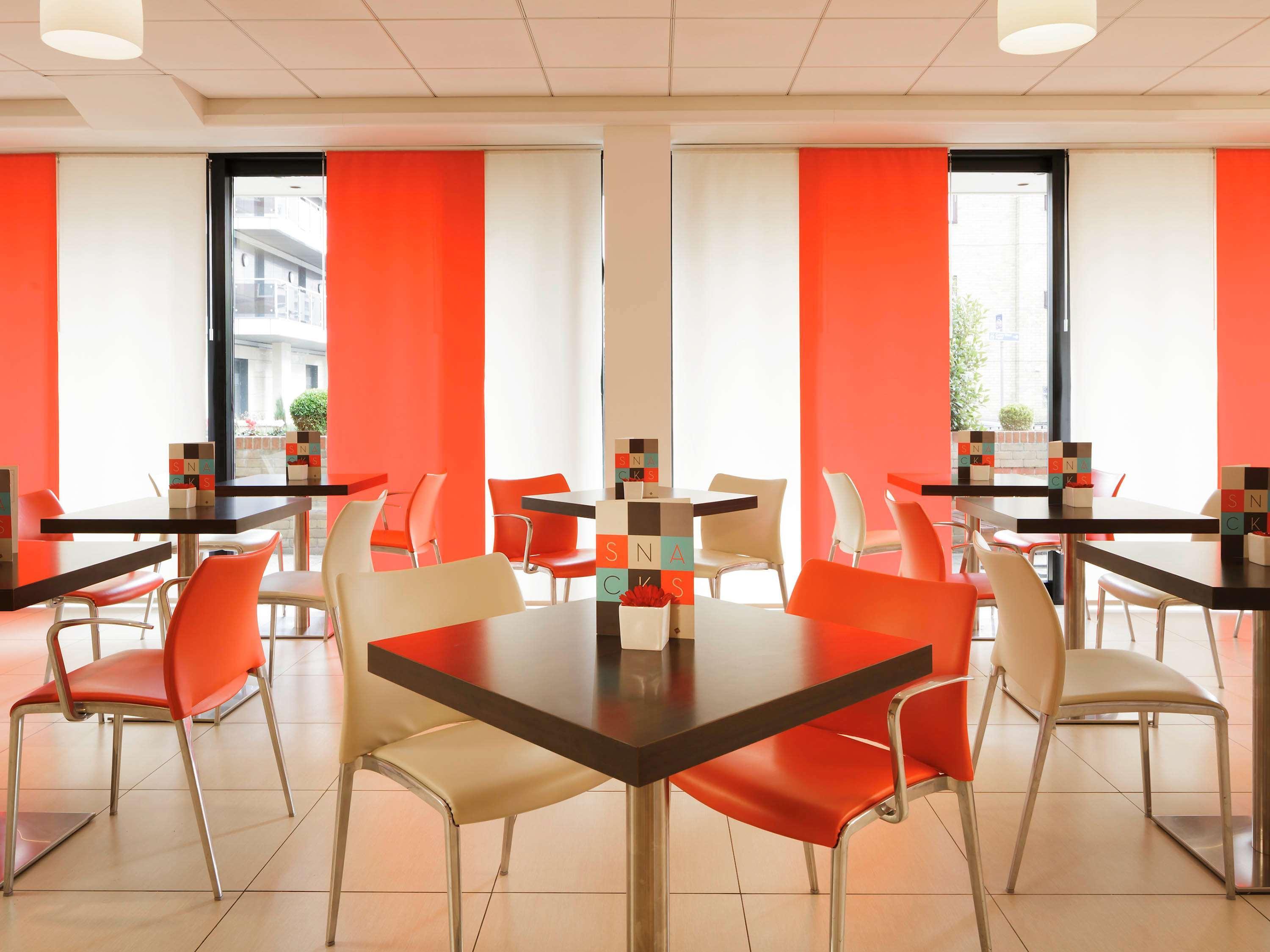 Ibis London Docklands Canary Wharf Bagian luar foto