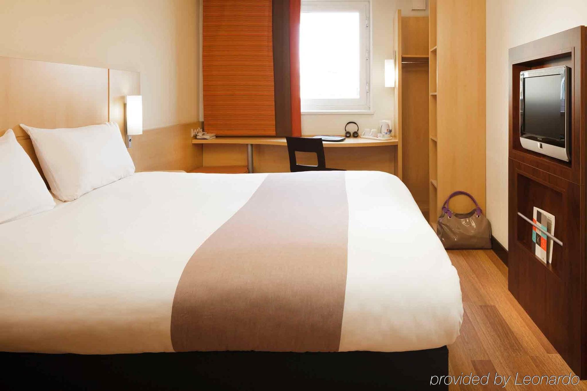 Ibis London Docklands Canary Wharf Bagian luar foto