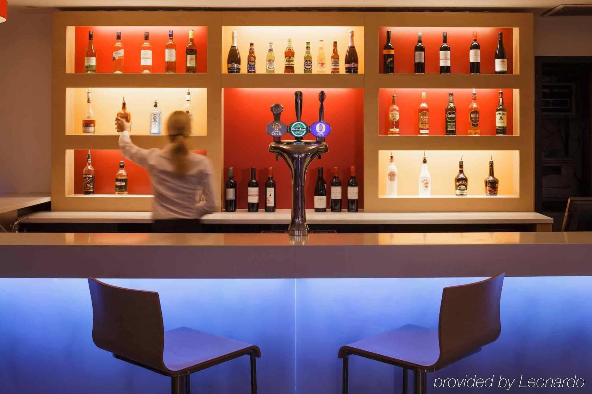 Ibis London Docklands Canary Wharf Bagian luar foto