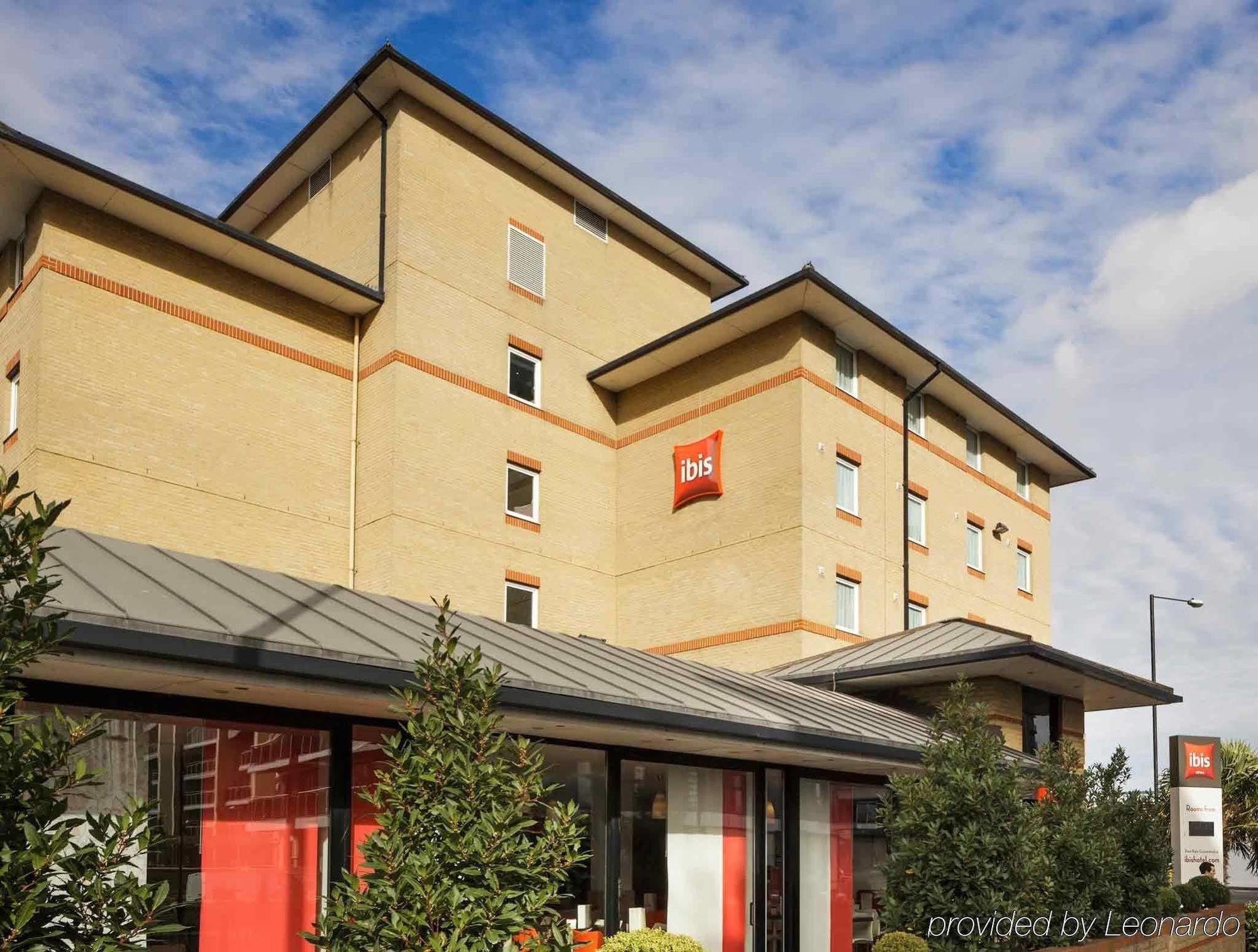 Ibis London Docklands Canary Wharf Bagian luar foto