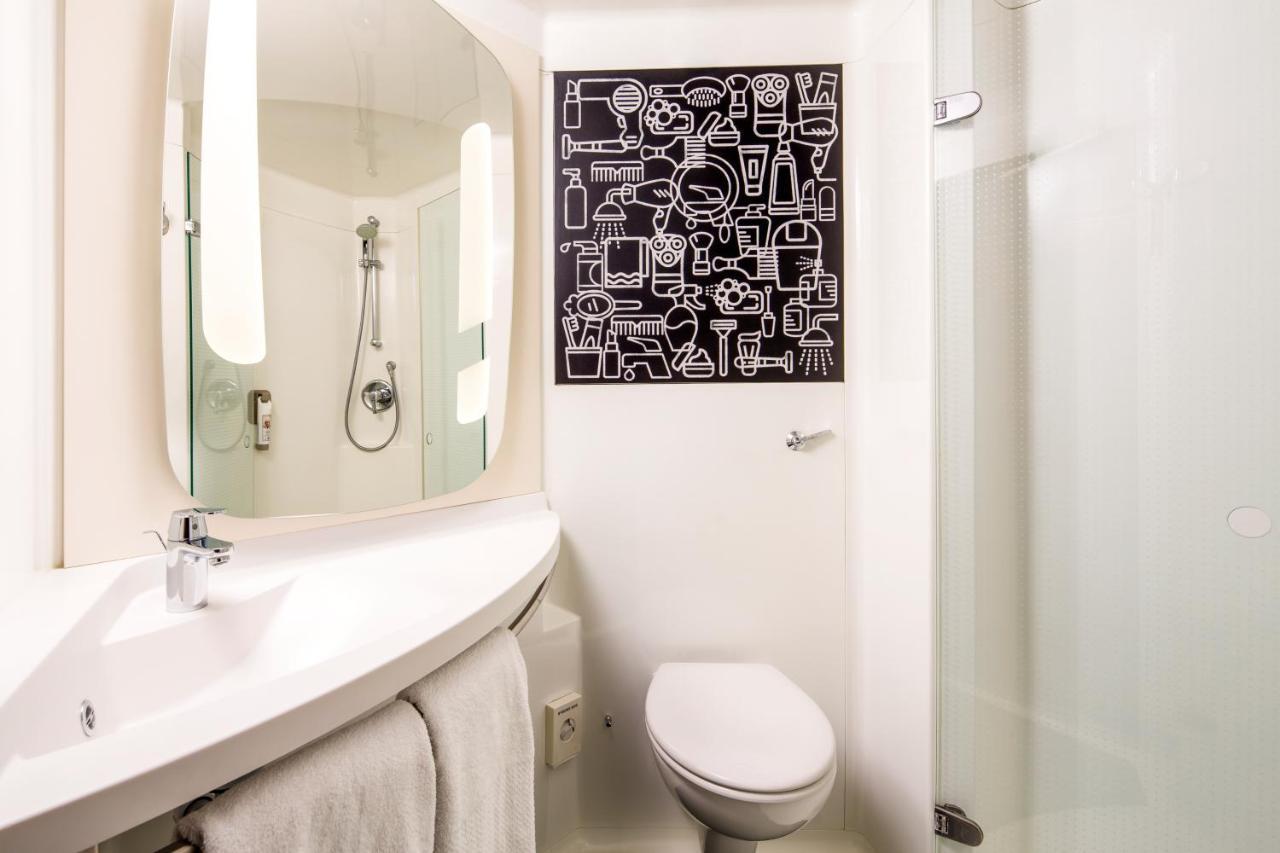 Ibis London Docklands Canary Wharf Bagian luar foto